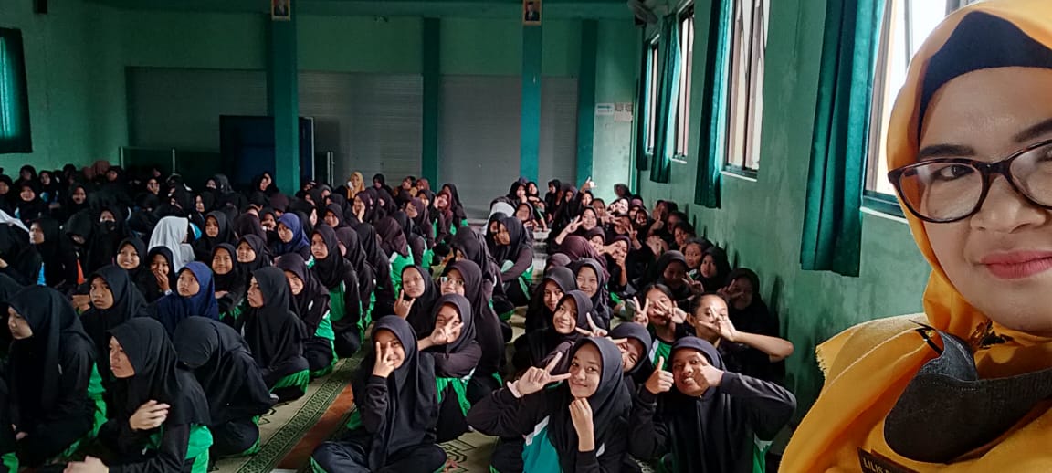 Sosialisasi Tentang Kesehatan Reproduksi dan Anemi